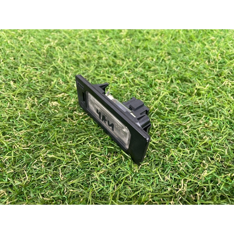 Плафон подсветки номера (оптика) AUDI A4 B8 2012 2.0 TFSI 8T0943021