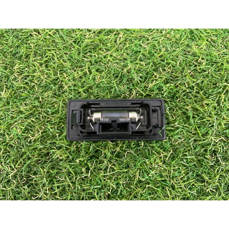 Плафон подсветки номера (оптика) AUDI A4 B8 2012 2.0 TFSI 8T0943021