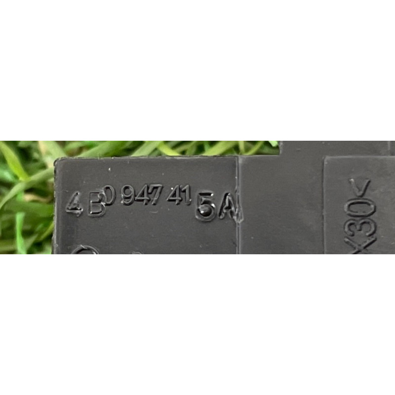 Плафон багажника (салон) AUDI Q7 4L 2007 3.6 4B0947415A