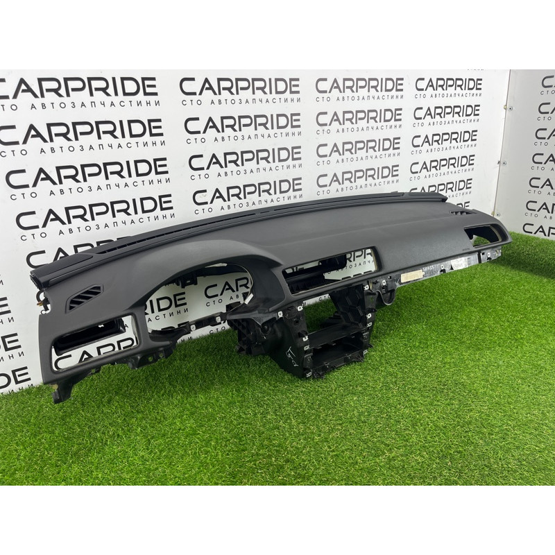 Торпеда (салон) Volkswagen Passat B7 2016 1.8 561857003M81X