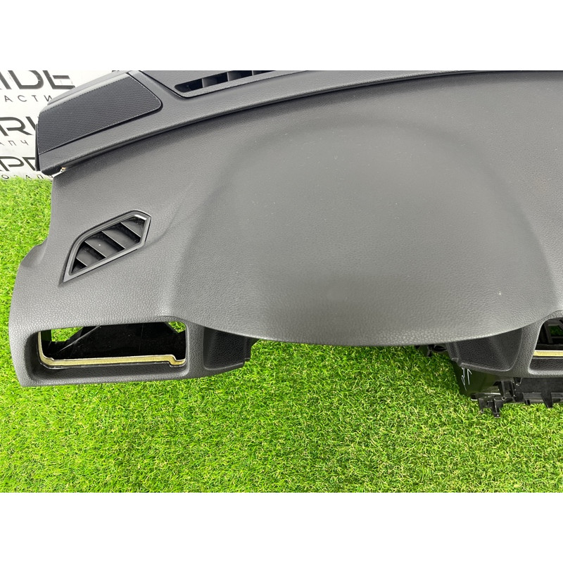 Торпеда (салон) Volkswagen Passat B7 2016 1.8 561857003M81X