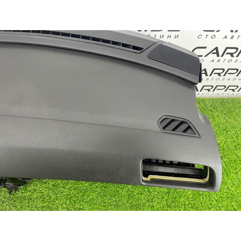 Торпеда (салон) Volkswagen Passat B7 2016 1.8 561857003M81X