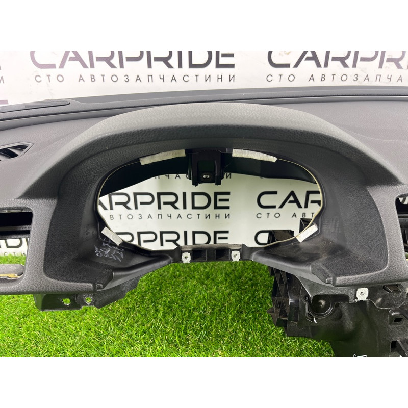 Торпеда (салон) Volkswagen Passat B7 2016 1.8 561857003M81X