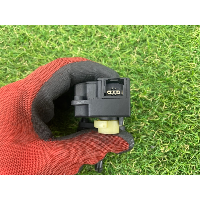 Привод заслонки отопителя (отопление и кондиционирование) Opel Vectra C 2004 2.2 09180204