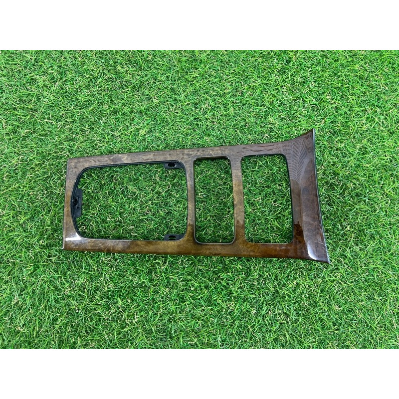 Декоративная накладка центральной консоли (салон) PORSCHE CAYENNE 958 2013 3.6 95855332402BG1