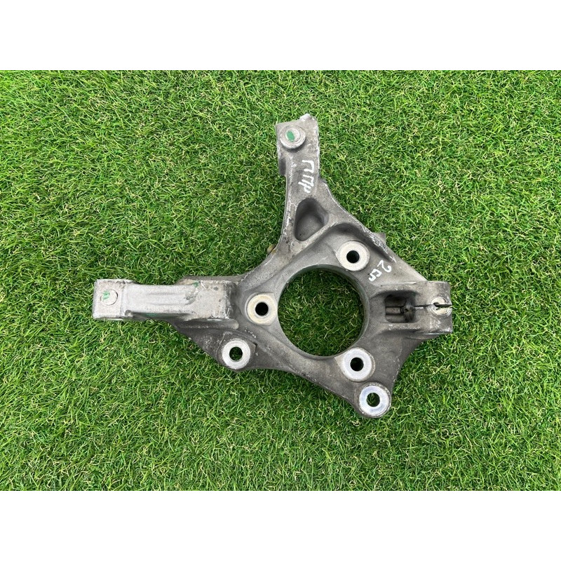 Поворотный кулак (подвеска) CHEVROLET Cruze J300 2011 1.4 23119518