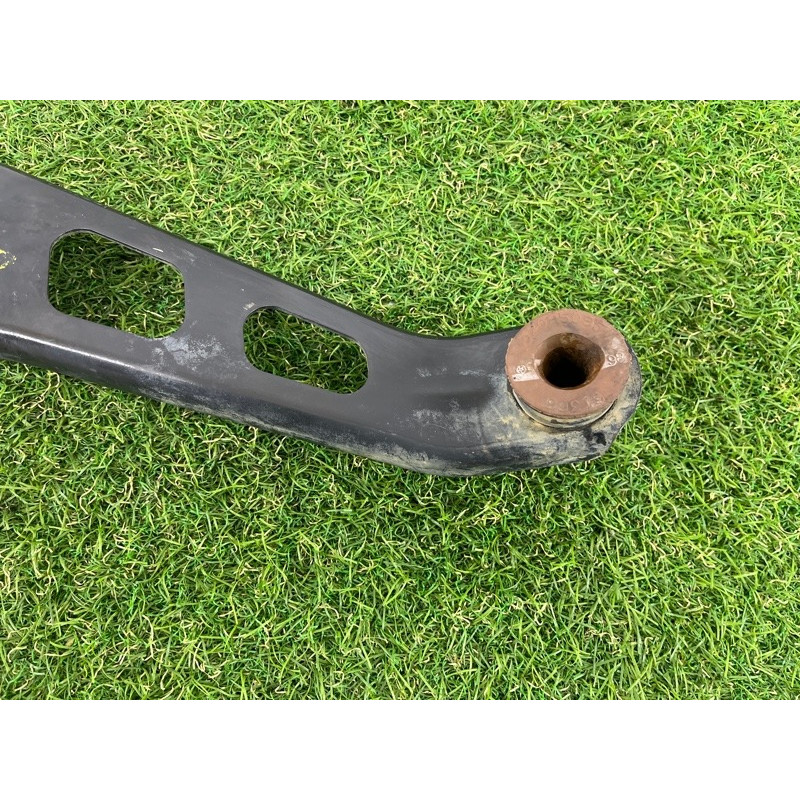 Кронштейн глушителя (выпускная система) Jeep Grand Cherokee WK2 2017 3.6 68166084AA