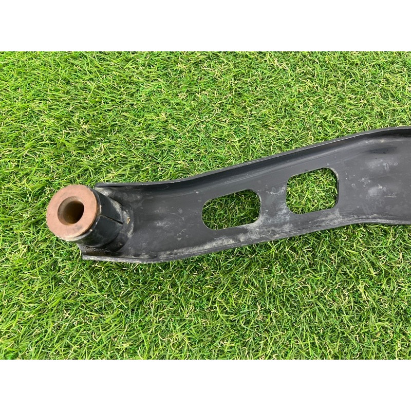 Кронштейн глушителя (выпускная система) Jeep Grand Cherokee WK2 2017 3.6 68166084AA