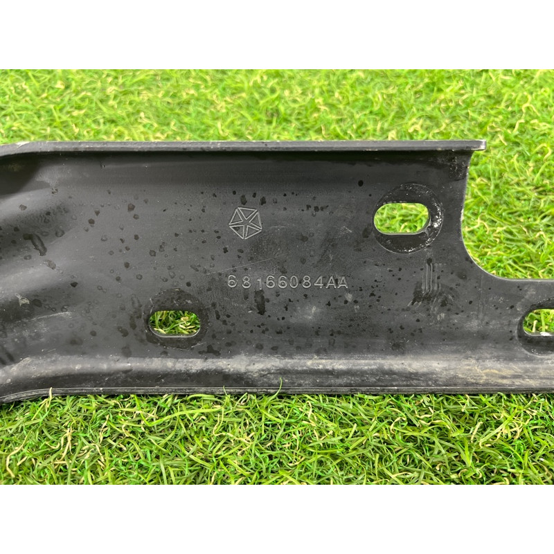 Кронштейн глушителя (выпускная система) Jeep Grand Cherokee WK2 2017 3.6 68166084AA