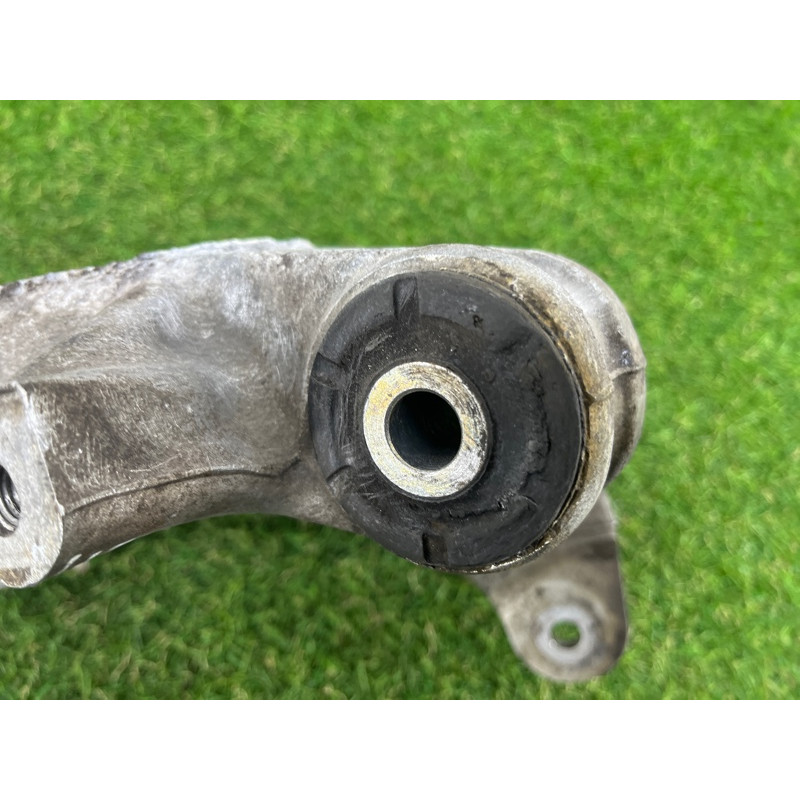 Цапфа подвески (подвеска) Volkswagen Touareg NF 2011 3.6 7P0505435A