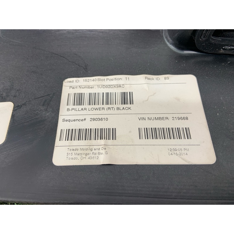 Обшивка Стойки (салон) Jeep Cherokee KL 2014 2.4 1ud02dx9ac