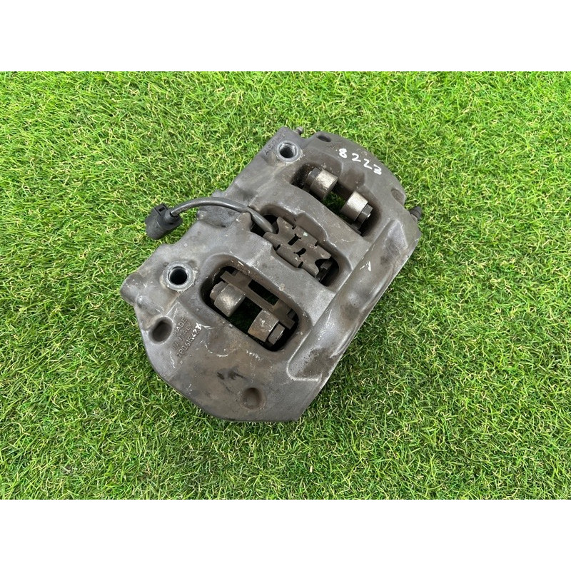 Гальмівний супорт (гальмівна система) Volkswagen Touareg NF 2012 3.6 7P6615423C