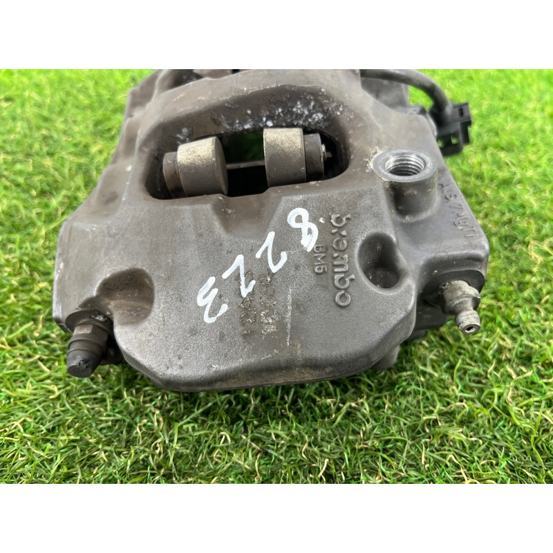 Гальмівний супорт (гальмівна система) Volkswagen Touareg NF 2012 3.6 7P6615423C