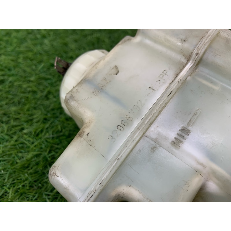 Бачок тормозной жидкости (тормозная система) BMW 5-series E39 34326758848