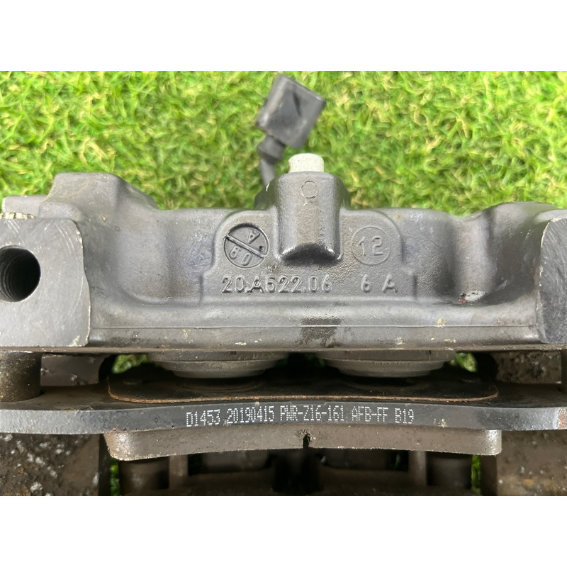 Гальмівний супорт (гальмівна система) Volkswagen Touareg NF 2012 3.6 7P6615424C