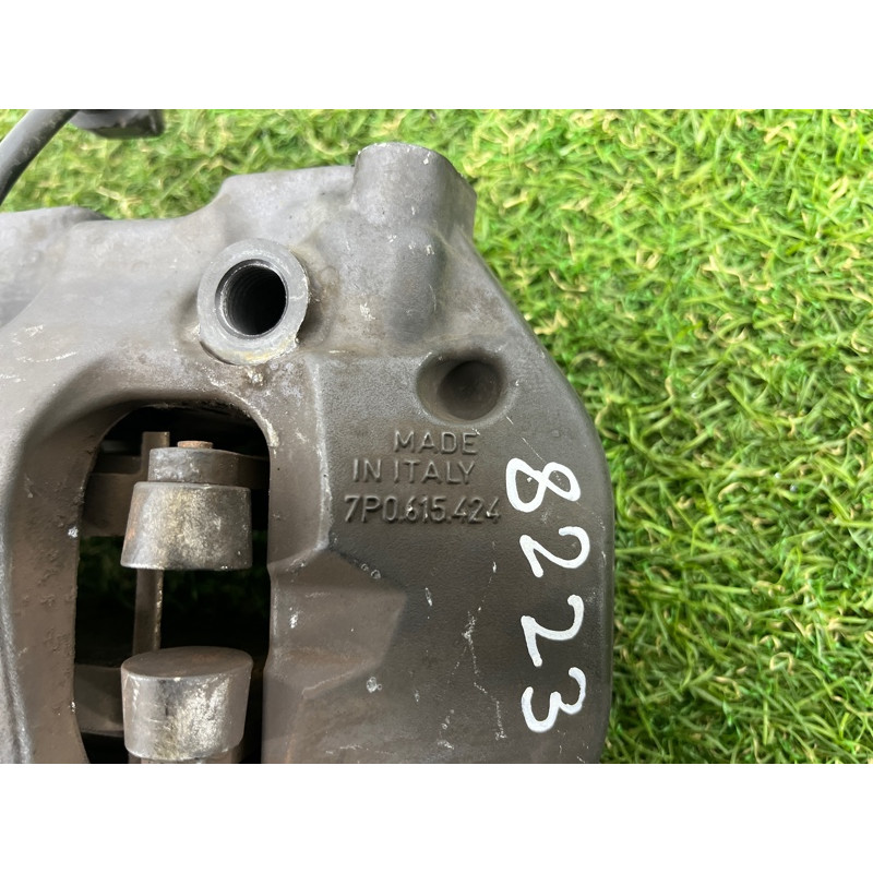 Гальмівний супорт (гальмівна система) Volkswagen Touareg NF 2012 3.6 7P6615424C