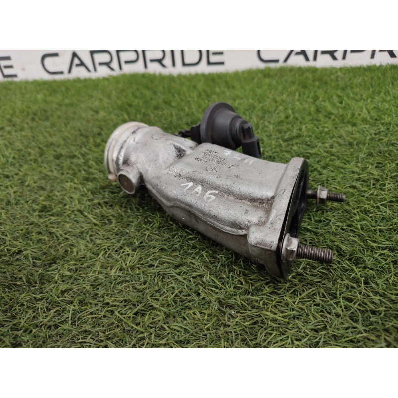 Дроссельная заслонка (электрика двигателя) AUDI A6 C5 2001 2.5 AKE 4B0145950