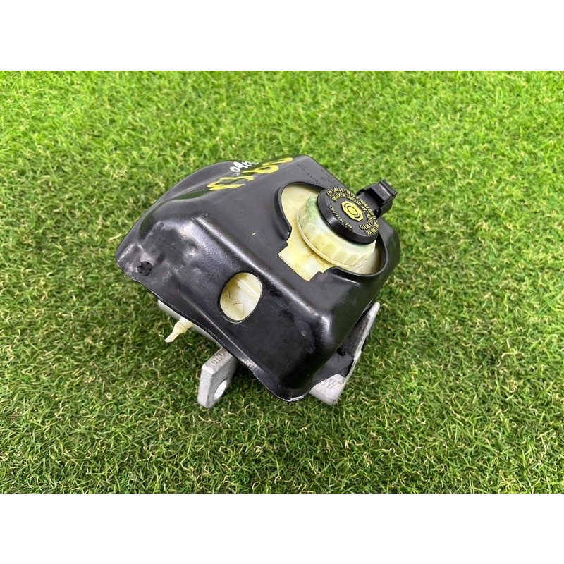 Главный тормозной цилиндр (тормозная система) AUDI A4 B8 2012 2.0 TFSI 8K0611021B