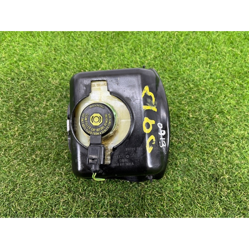 Главный тормозной цилиндр (тормозная система) AUDI A4 B8 2012 2.0 TFSI 8K0611021B