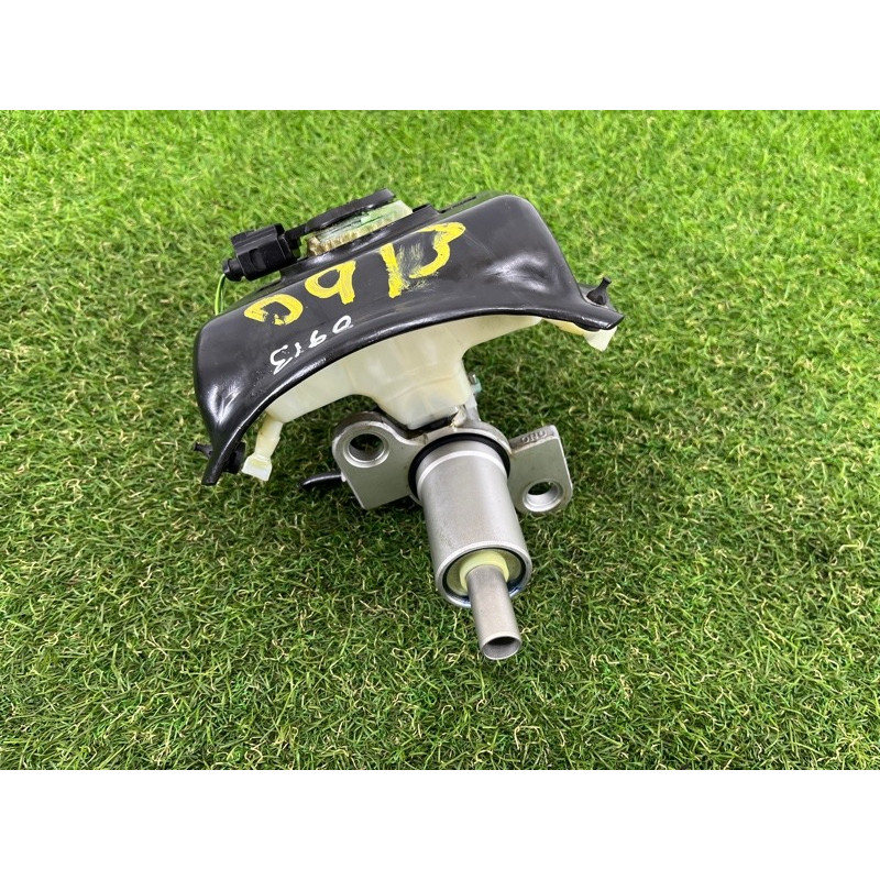 Главный тормозной цилиндр (тормозная система) AUDI A4 B8 2012 2.0 TFSI 8K0611021B