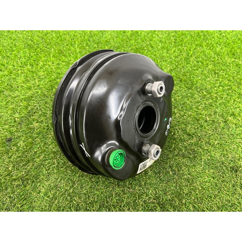 Вакуумный усилитель тормозов (тормозная система) AUDI A4 B8 2012 2.0 TFSI 8K0612107B