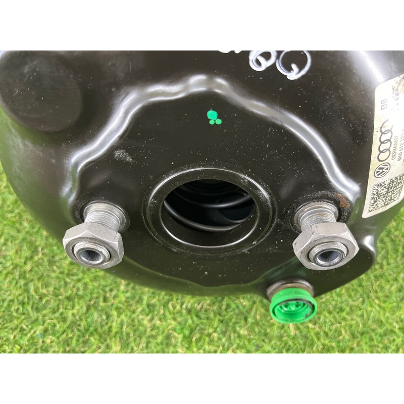 Вакуумный усилитель тормозов (тормозная система) AUDI A4 B8 2012 2.0 TFSI 8K0612107B