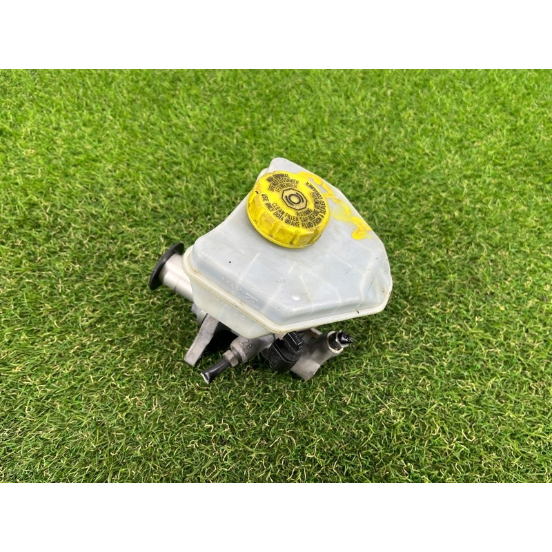 Головний гальмівний циліндр (гальмівна система) Volkswagen Touareg NF 2012 3.6 7P0611019A