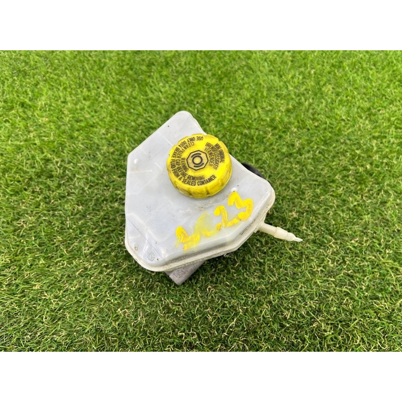 Головний гальмівний циліндр (гальмівна система) Volkswagen Touareg NF 2012 3.6 7P0611019A