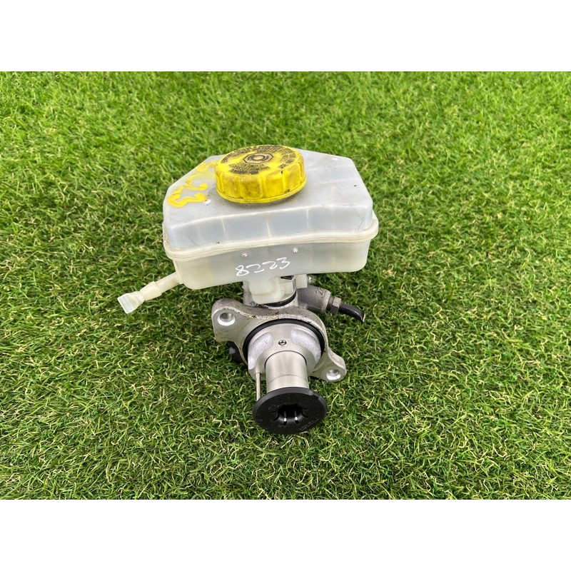 Головний гальмівний циліндр (гальмівна система) Volkswagen Touareg NF 2012 3.6 7P0611019A