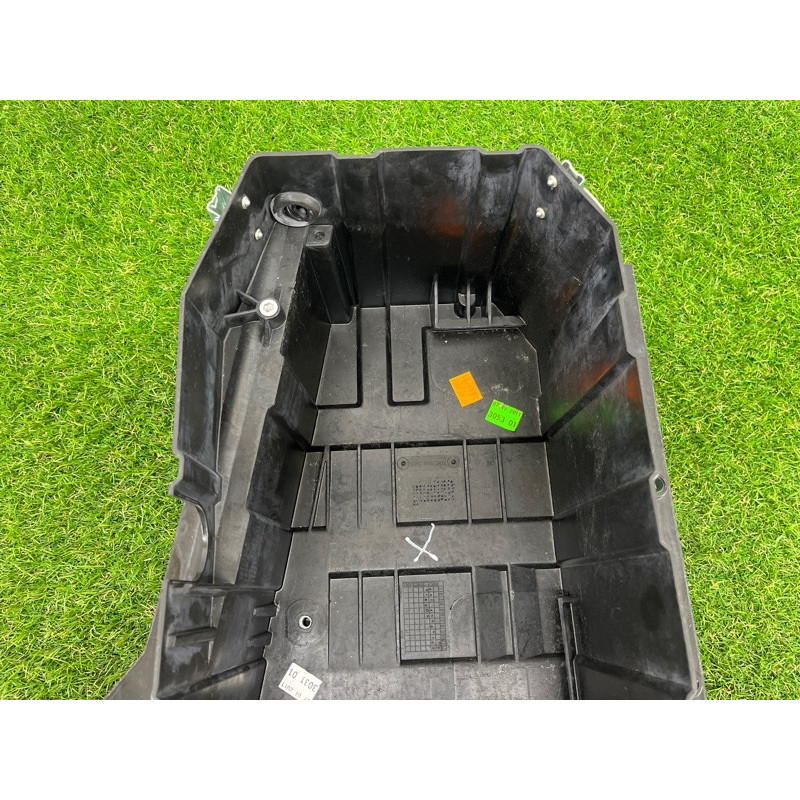 Підставка акумулятора (кузов і елементи) PORSCHE CAYENNE 958 2012 4.8 95850415100