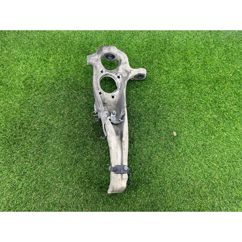 Поворотный кулак (подвеска) PORSCHE CAYENNE 958 2013 3.6 95834115500