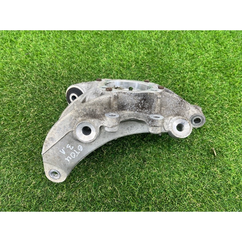 Цапфа подвески (подвеска) Volkswagen Touareg NF 2012 3.6 7P0505435B
