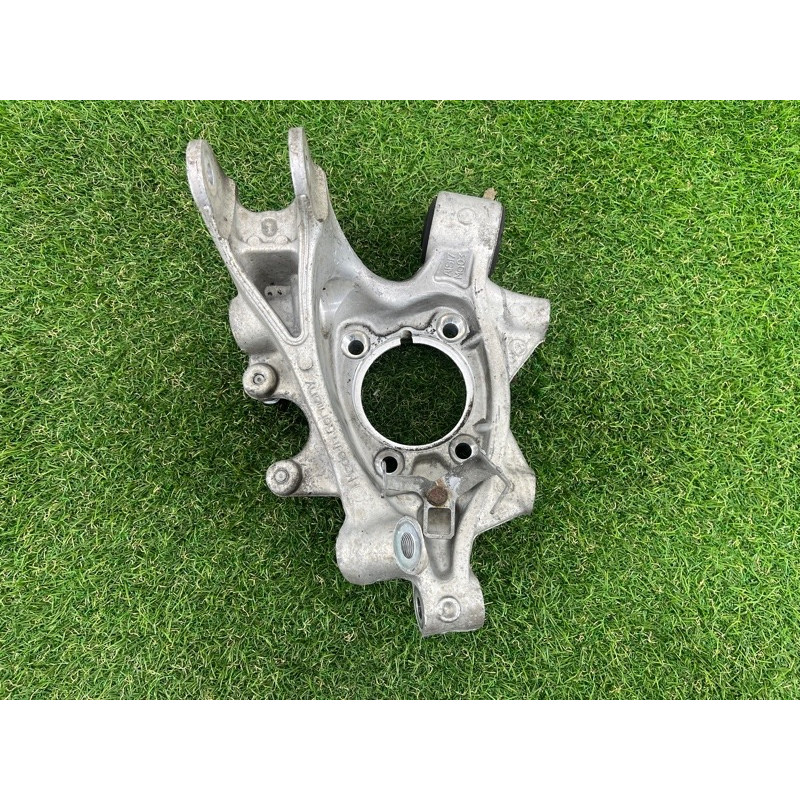 Цапфа подвески (подвеска) Volkswagen Touareg NF 2012 3.6 7P0505436B