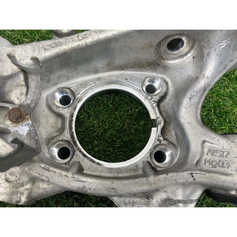 Цапфа подвески (подвеска) Volkswagen Touareg NF 2012 3.6 7P0505436B