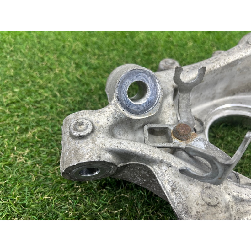 Цапфа подвески (подвеска) Volkswagen Touareg NF 2012 3.6 7P0505436B