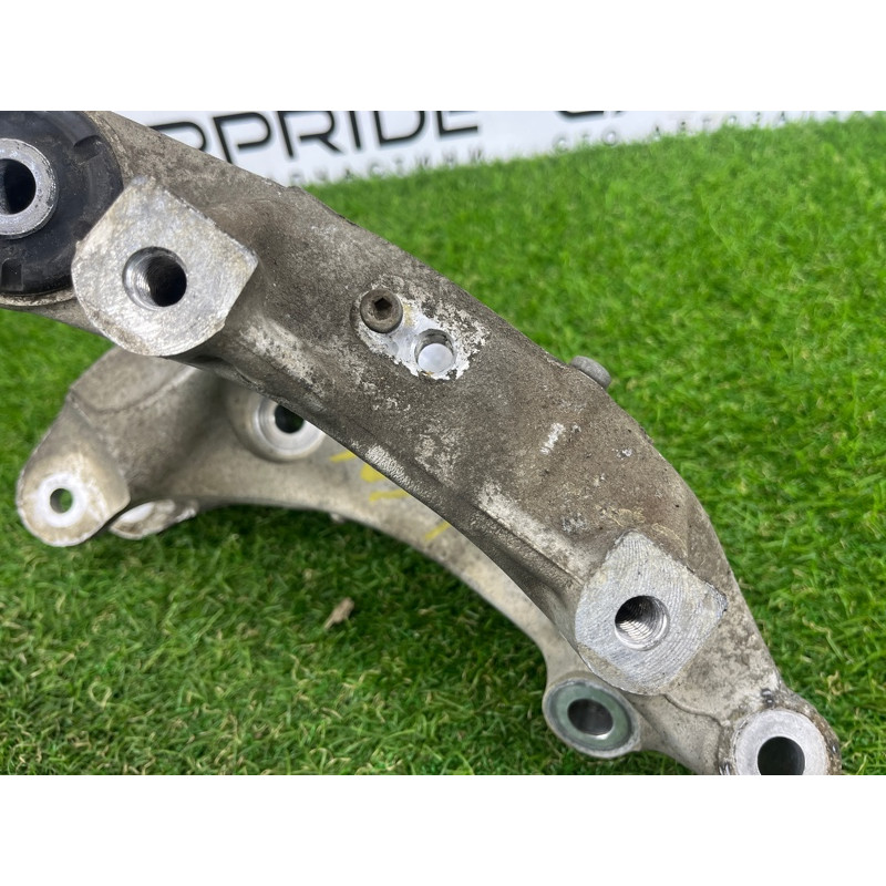 Цапфа подвески (подвеска) Volkswagen Touareg NF 2012 3.0 7P0505436A