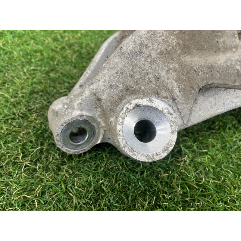 Цапфа подвески (подвеска) Volkswagen Touareg NF 2012 3.0 7P0505436A