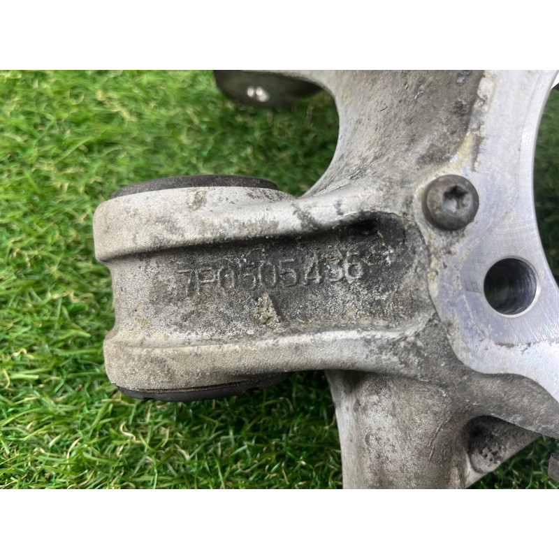 Цапфа подвески (подвеска) Volkswagen Touareg NF 2012 3.0 7P0505436A