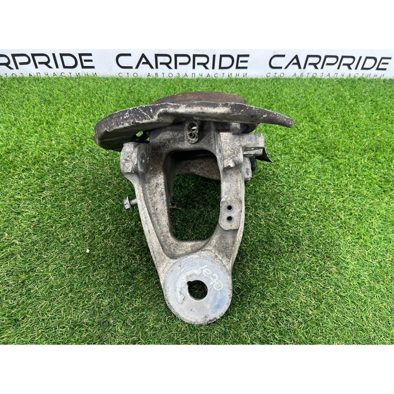 Цапфа подвески (подвеска) BMW X5 E70 2008 4.8 N62/TU 33326879102