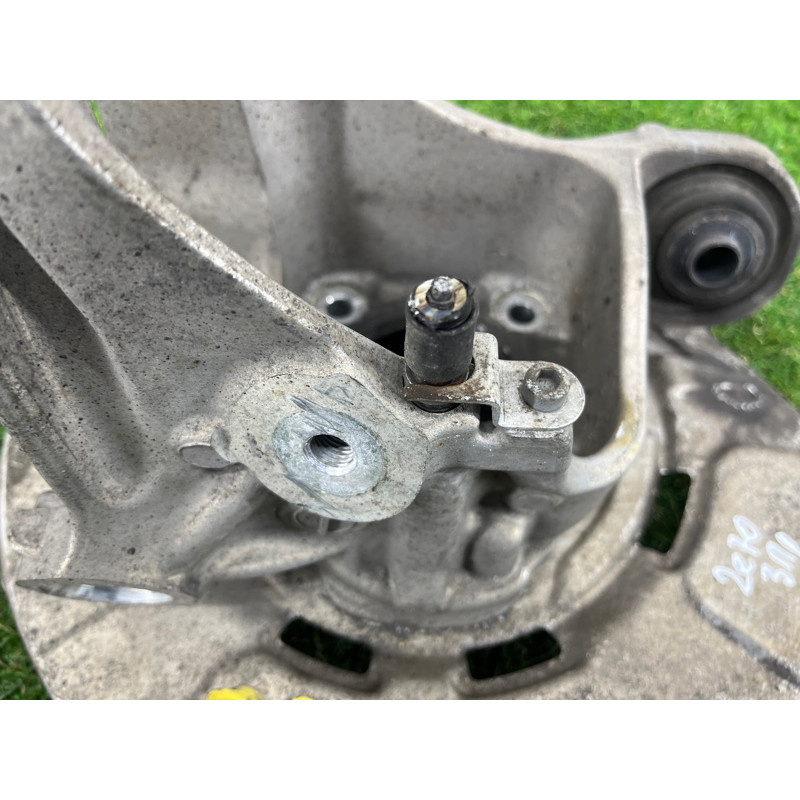 Цапфа подвески (подвеска) BMW X5 E70 2012 3.0 N55 33326879102