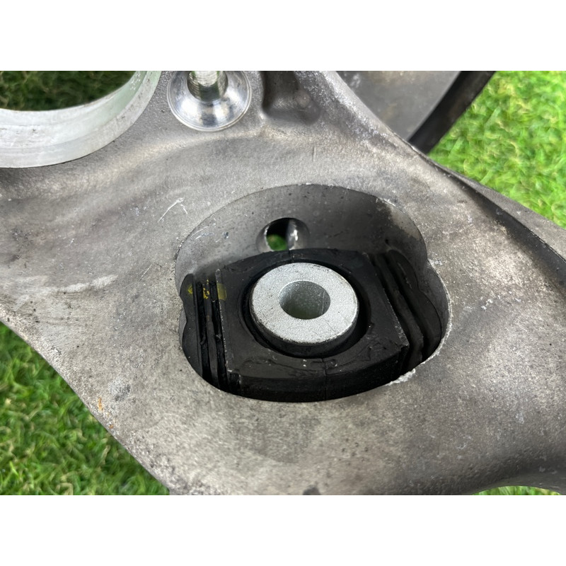 Цапфа подвески (подвеска) AUDI A7 4G 2013 3.0 CGXB 8R0505432F