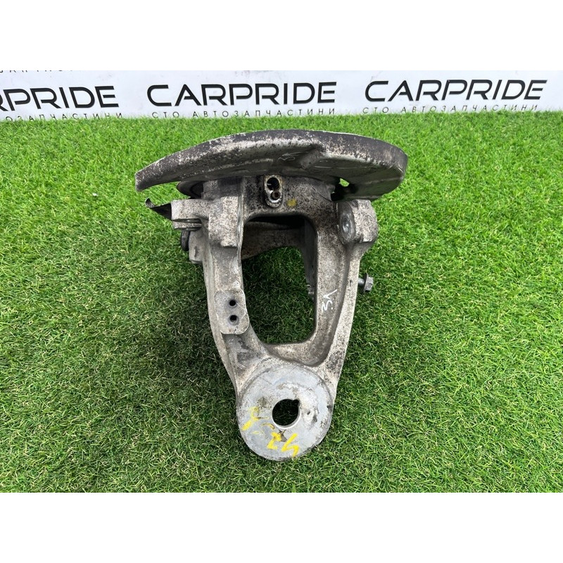 Цапфа подвески (подвеска) BMW X5 E70 2008 4.8 N62/TU 33326879101