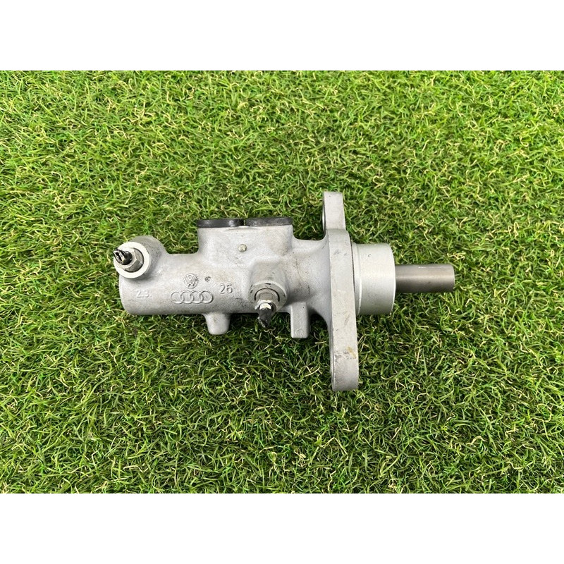 Главный тормозной цилиндр (тормозная система) AUDI Q7 4L 2007 3.6 7L8611019F