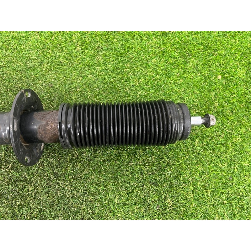 Амортизатор (подвеска) Volkswagen Touareg NF 2011 3.6 7P6413031AJ