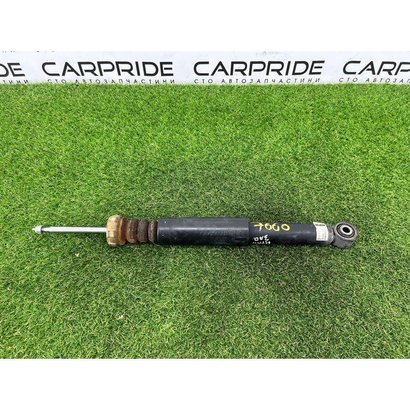 Амортизатор (подвеска) Volkswagen Passat B7 2016 1.8 561513049D