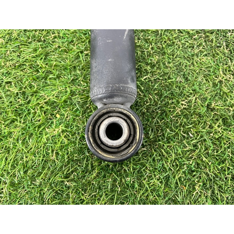 Амортизатор (подвеска) Volkswagen Passat B7 2016 1.8 561513049D