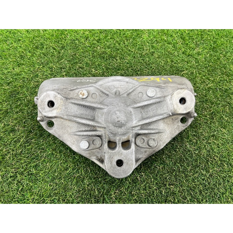 Кронштейн опоры амортизатора (подвеска) AUDI Q7 4L 2007 3.6 7L0412391D