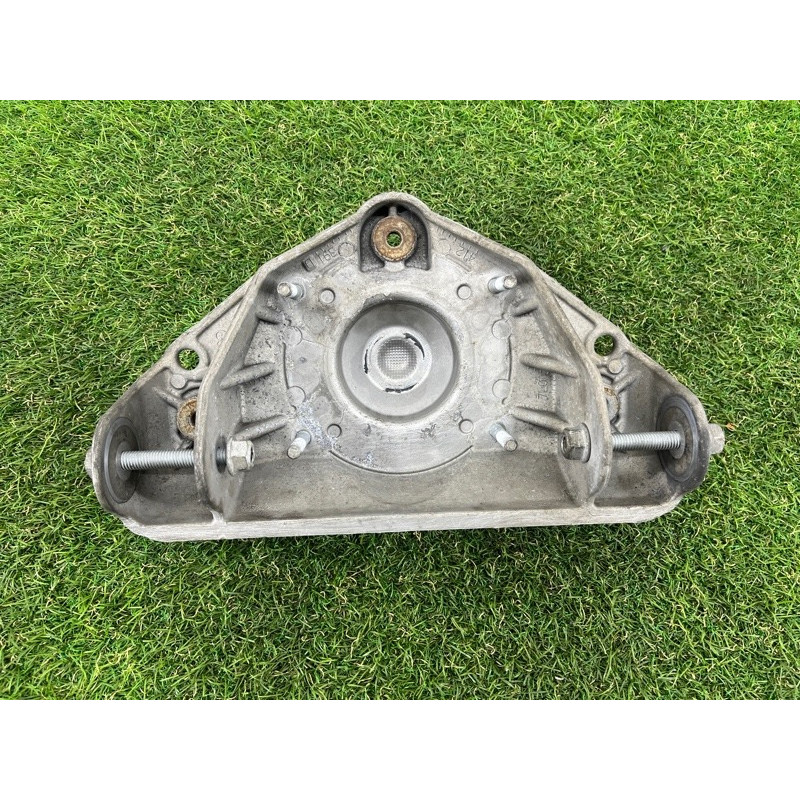 Кронштейн опоры амортизатора (подвеска) AUDI Q7 4L 2007 3.6 7L0412391D