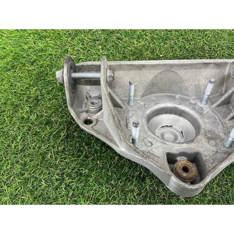 Кронштейн опоры амортизатора (подвеска) AUDI Q7 4L 2007 3.6 7L0412391D