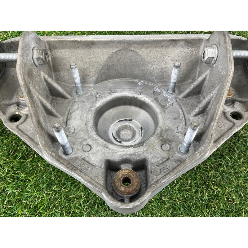 Кронштейн опоры амортизатора (подвеска) AUDI Q7 4L 2007 3.6 7L0412391D